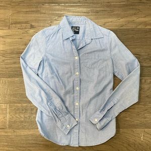 American Eagle women’s long sleeve button down XS
